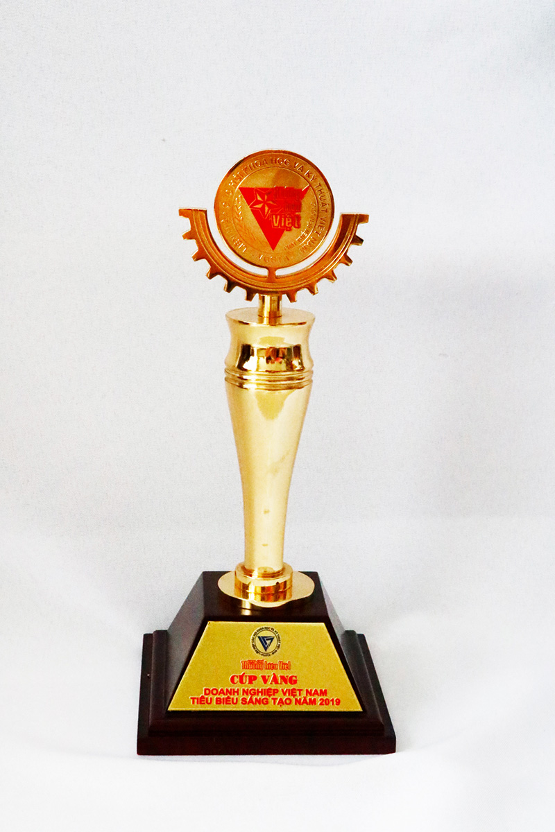 thành tích huân chương hương thanh